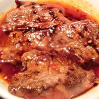 草の家 赤坂店 - ハラミセット 990円 の焼きハラミ