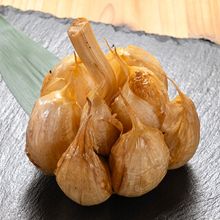 Made with extra-large garlic from Aomori Prefecture. When you want to satisfy your hunger, come to our store♪