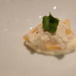 酒と料理　戸塚駅横研究所 - お通し(柿の白あえ)