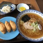 小島食堂 - 手揉み支那そばといなりのセット　800円