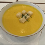 レストラン香味屋 - カボチャのクリームスープ完成