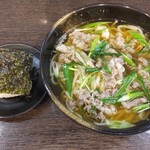 麺屋 まるきゅう - 肉うどんと梅のおにぎり