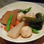 手打ち蕎麦処 火群 - 里いもと根菜の炊き合わせ