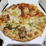 ピザーラ - 料理写真:バスターズクォーター