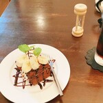 パルファン - チョコとバナナのショートケーキとアイスコーヒー