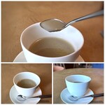L&L DAIRY - ◆セットのスープ・・茄子とバーブのスープ。最初に茄子の味わいが広がり、何ハーブなのかしら野草的なお味が後から来ます。一口目は不思議なお味に感じたのですけれど、慣れると食べやすいですね。