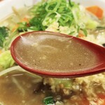 Gyouza No Oushou - 「野菜たっぷり生姜タンメン」スープ