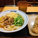 瀬戸うどん - 牛肉うどん並580円 ちくわの磯辺揚げ120円