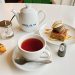 喫茶室 了見 - 日本で初めて、本格的な
ポットサービスを提供されたMUSICA TEA