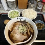 煮干しらーめん青樹 - R5.10  黒こってりラーメン・ねぎ・味玉・小ライス・高菜