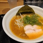 炭焼地鶏 しずく - 料理写真:鶏のラーメン