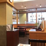 さかえ寿司 - 店内