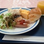 大橋会館 - 朝食はバイキングだったが品数は多くなかった　他に一般の宿泊客がいたのにはビックリ（笑）