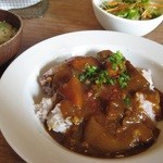 ビジョナリー カフェ スウィーツ - 肉じゃがカレーのセット