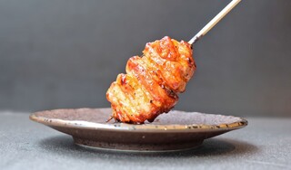 h Tori Sumibi Jizake Matsumoto - 地鶏の旨みと柔らかい肉質が特徴の伊達鶏のもも肉。当店自慢の一品です。