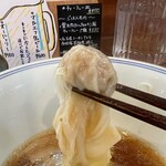 Ramen FeeL - 海老わんたん、肉わんたん（写真は肉わんたん）