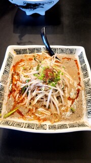 龍苑 - 黒胡麻担々麺(990円)