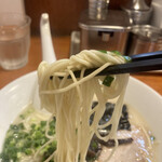 まるきんラーメン - あちらの細麺