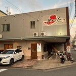 ももやま - 店舗外観、午後5時過ぎ