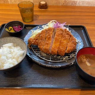 とん吉 - 料理写真:上ロースかつ定食（1500円）