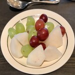 ロウリーズ・ザ・プライムリブ - フルーツ