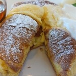 たまごとこなと - それではいただきます！！ シンプルに美味しい。 そのまま食べると甘さ控えめでシンプル。