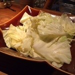 お通しは塩キャベツっていいね！