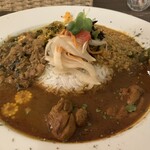 旧ヤム邸 - Curry 3種(1,400円)