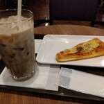 ST-MARC CAFE - ほうじ茶ラテとじゃがバタパイ