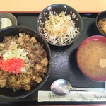 奈良屋ひよしまる - 牛すき焼き丼　並　730円