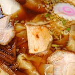 東華 - 雲呑麺 (ワンタンメン)