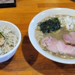 極汁美麺 umami - ビューです