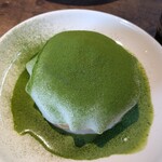 たまごとこなと - 本日のパンケーキ～抹茶のお大福のパンケーキ 濃厚抹茶ムースとあんこ～お抹茶アングレーズソース黒みつ添え  