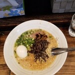 ぽんこつ亭 - ぽんこつ味玉ラーメン900円　スープがあっさり味で美味しかった