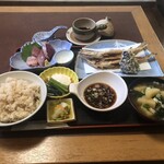 魚まさ - 日替わり刺身・揚魚定食　1,390円　ご飯大盛り＋60円       計1450円
