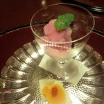 うかい竹亭 - 水菓子：巨峰と赤ワインのソルベ