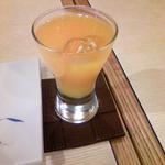 里葉亭 - 食前というか乾杯のみかん酒。飲みやすいです。