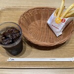 Mosubaga - アイスコーヒーS＋フレンチフライポテト（塩抜き）