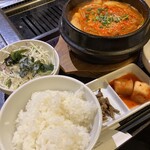 ISSA - 豚キムチチゲ鍋