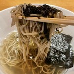 Umebachee! - 「花巻蕎麦」この蕎麦だけは出汁を昆布と鰹の他にアサリからも摂っているそう。磯の香り高し♆⋆͛◼️