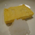 蕎麦ひら井 - 4人分に切ってくれた玉子焼きは安心サイズ（笑）