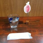 キッチン ブルー グローブ - 予約席とテーブルセット