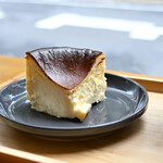 E-CAFE - バスクチーズケーキ＠税込570円