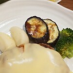 キッチン ブルー グローブ - 備え付け野菜のアップ