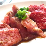 焼肉金金 - 若鶏モモ