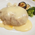 キッチン ブルー グローブ - 反対側から、クアトロフォルマッジョソースがタップリ！