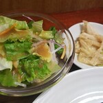 キッチン ブルー グローブ - サラダ、お新香のアップ