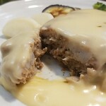 キッチン ブルー グローブ - 牛挽肉と里芋のハンバーグの断面