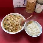 十八番 - ちゃんぽん麺の具とスープをライスにかけると中華丼の完成！