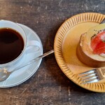 Kouetsu Baisensho - ブレンドコーヒー、季節のロールケーキ